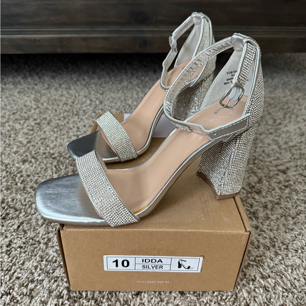 Journee Collection Silver Rhinestone Heel, SIZE 10